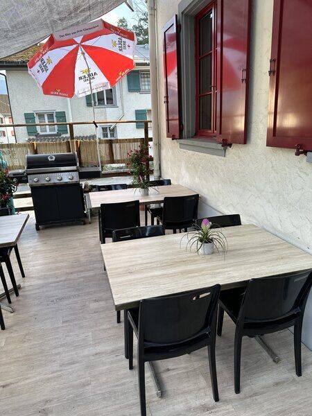 Aussenbereich Raan Thai Bunma — Tisch 15 Terrasse