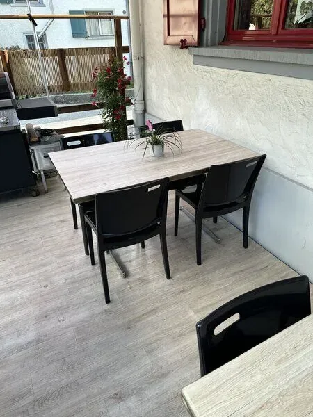 Aussenbereich Raan Thai Bunma — Tisch 16 Terrasse